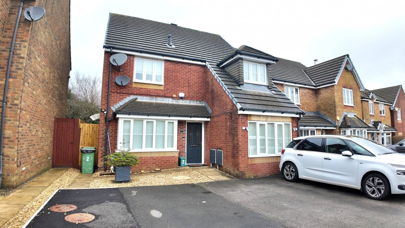 Clos Coed Bach, Blackwood, NP12