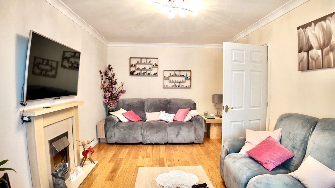 Clos Coed Bach, Blackwood, NP12