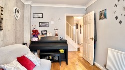 Clos Coed Bach, Blackwood, NP12