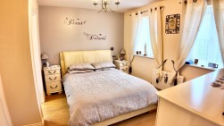 Clos Coed Bach, Blackwood, NP12