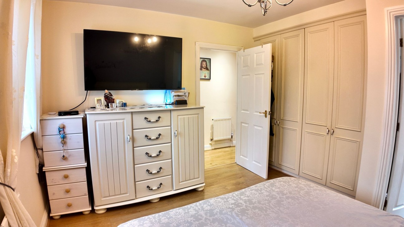 Clos Coed Bach, Blackwood, NP12