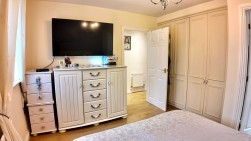 Clos Coed Bach, Blackwood, NP12