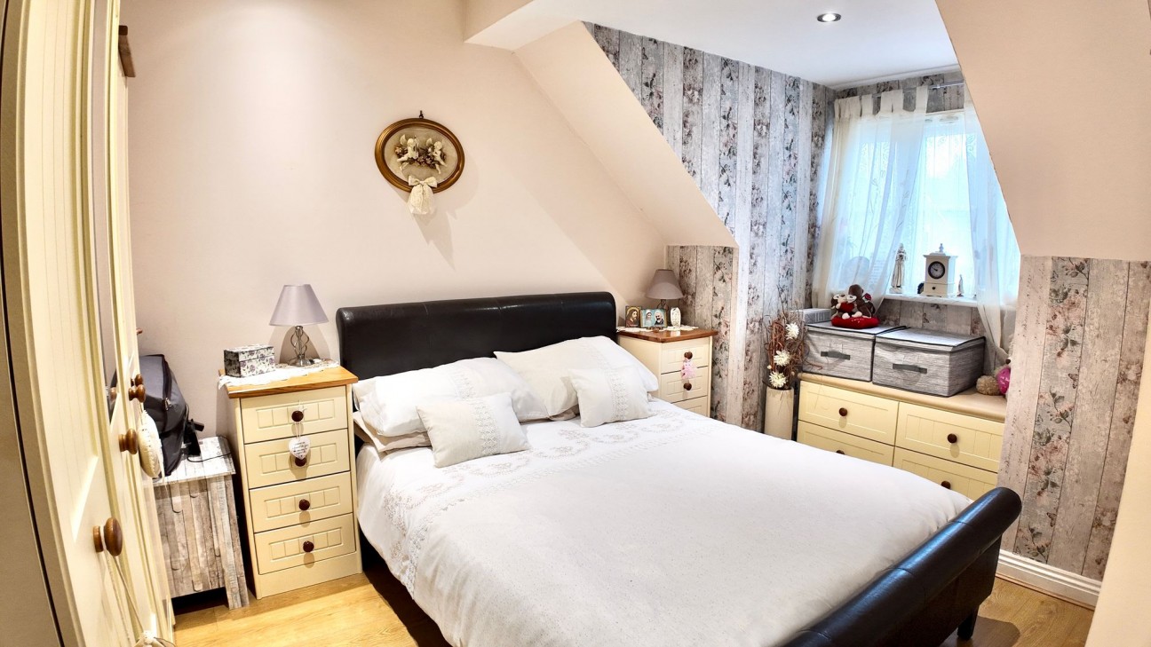 Clos Coed Bach, Blackwood, NP12