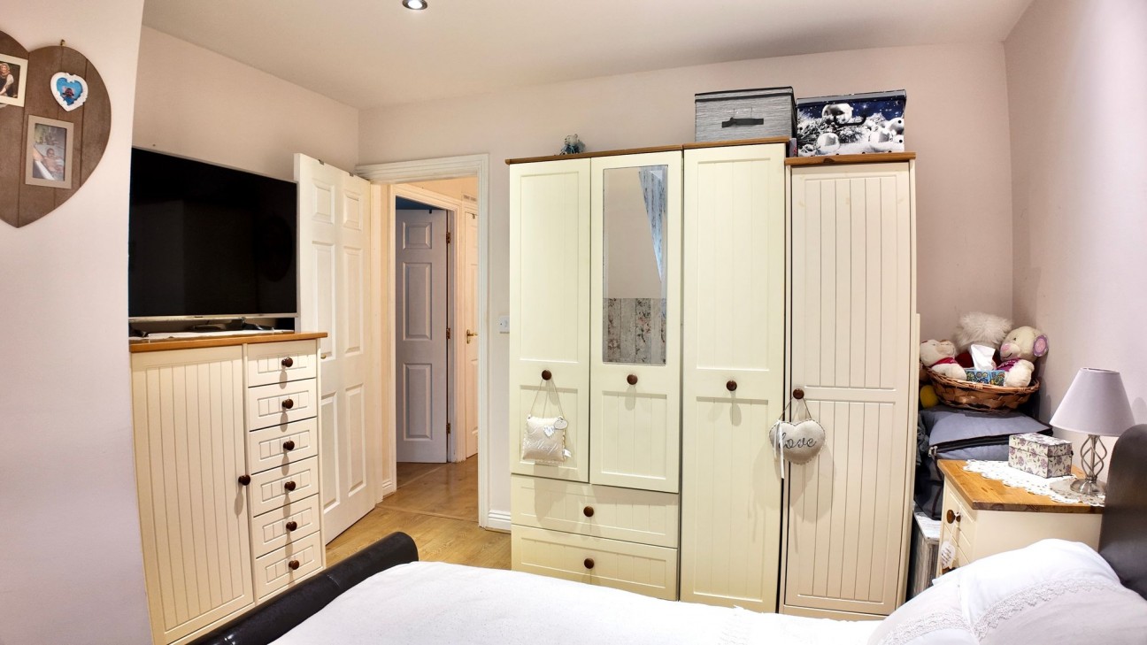 Clos Coed Bach, Blackwood, NP12