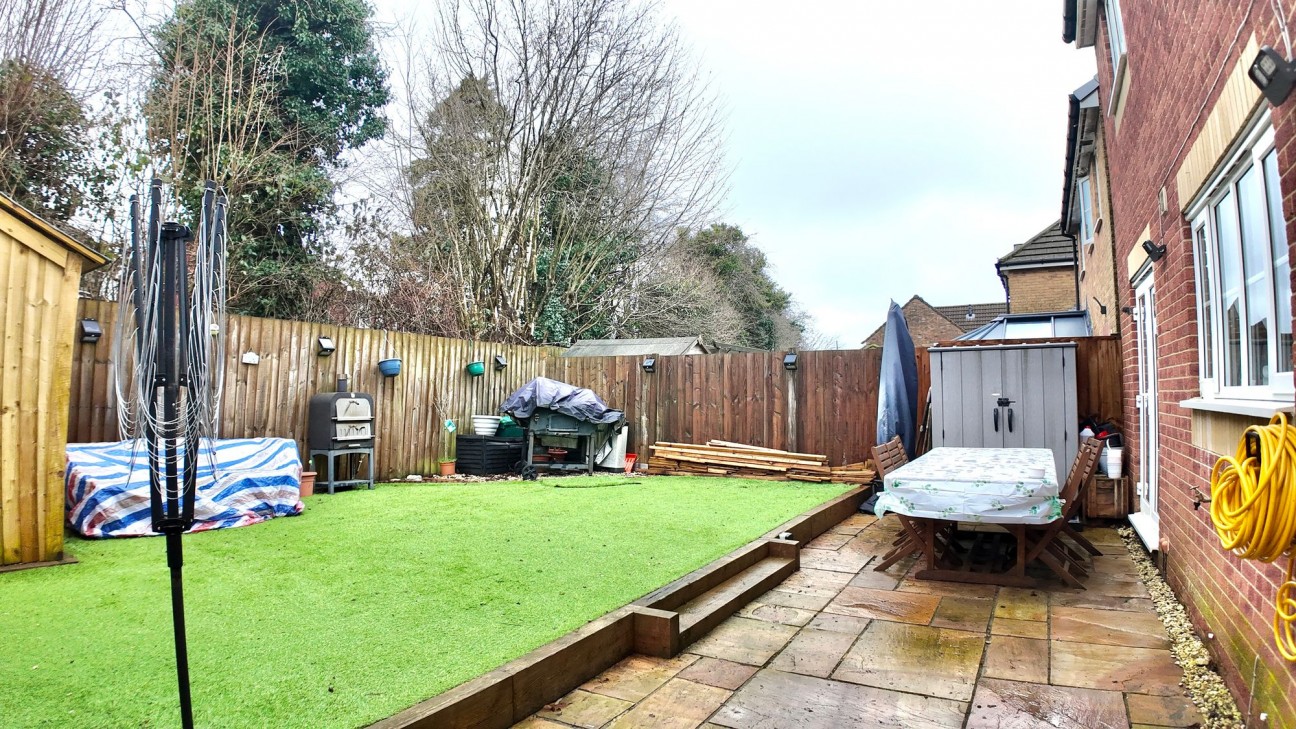 Clos Coed Bach, Blackwood, NP12