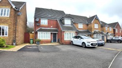 Clos Coed Bach, Blackwood, NP12