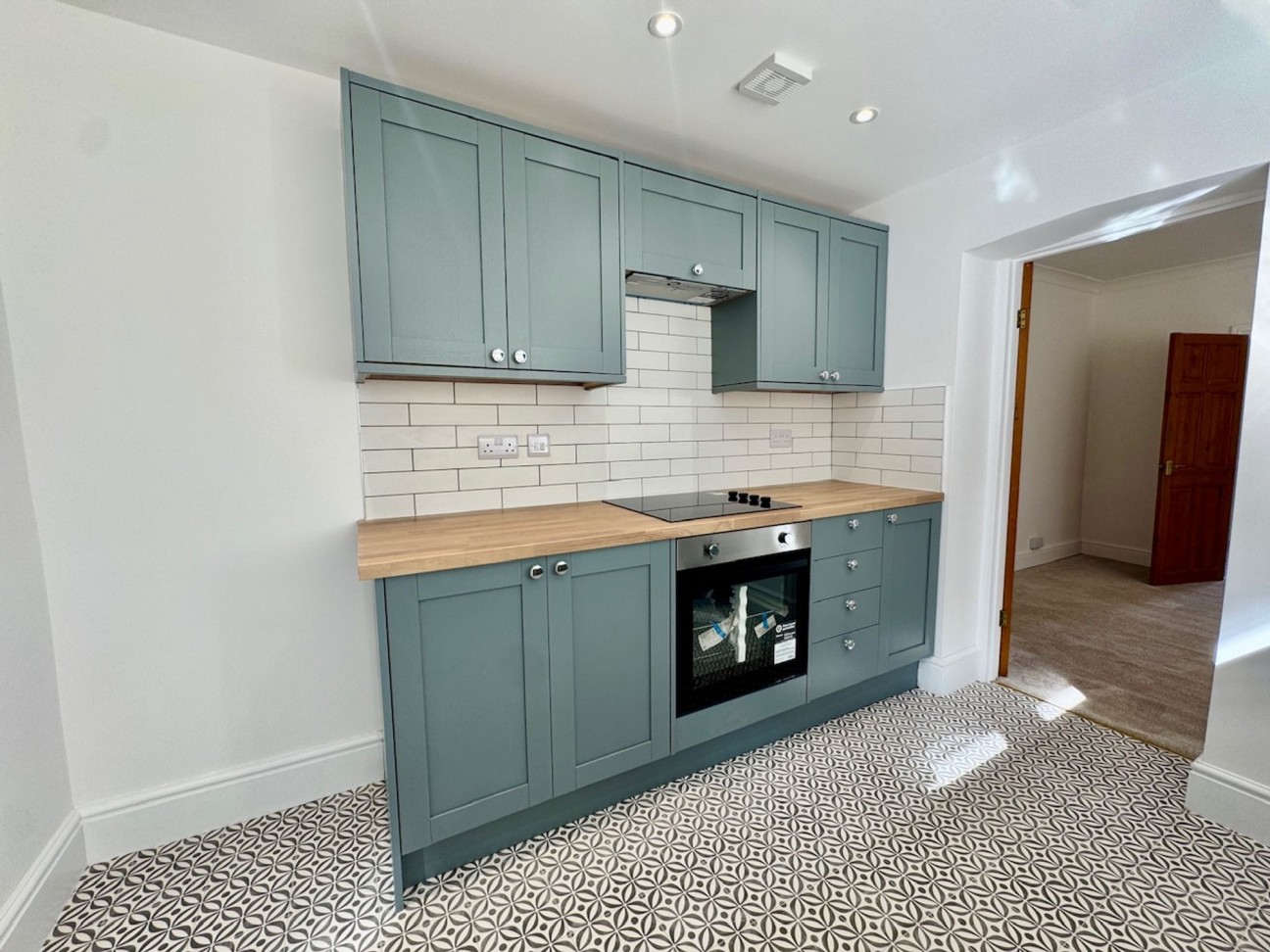High Street, Pengam, NP12