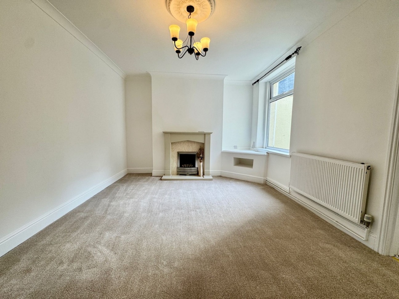 High Street, Pengam, NP12