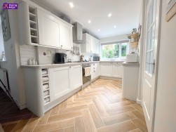 Penrhiw Terrace, Oakdale, NP12