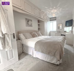 Penrhiw Terrace, Oakdale, NP12