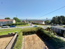 Fleur De Lys Avenue, Pontllanfraith, NP12