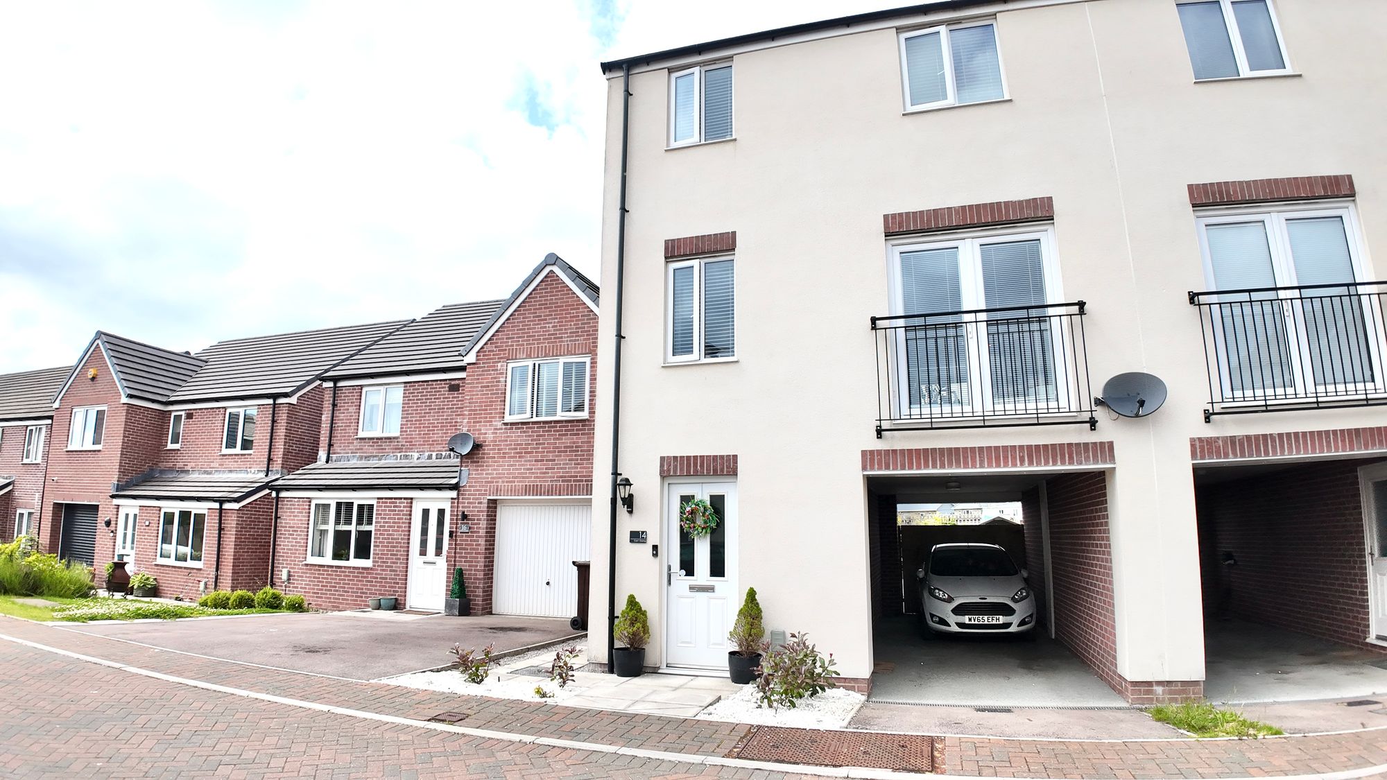Cae'r Garreg, Oakdale, NP12