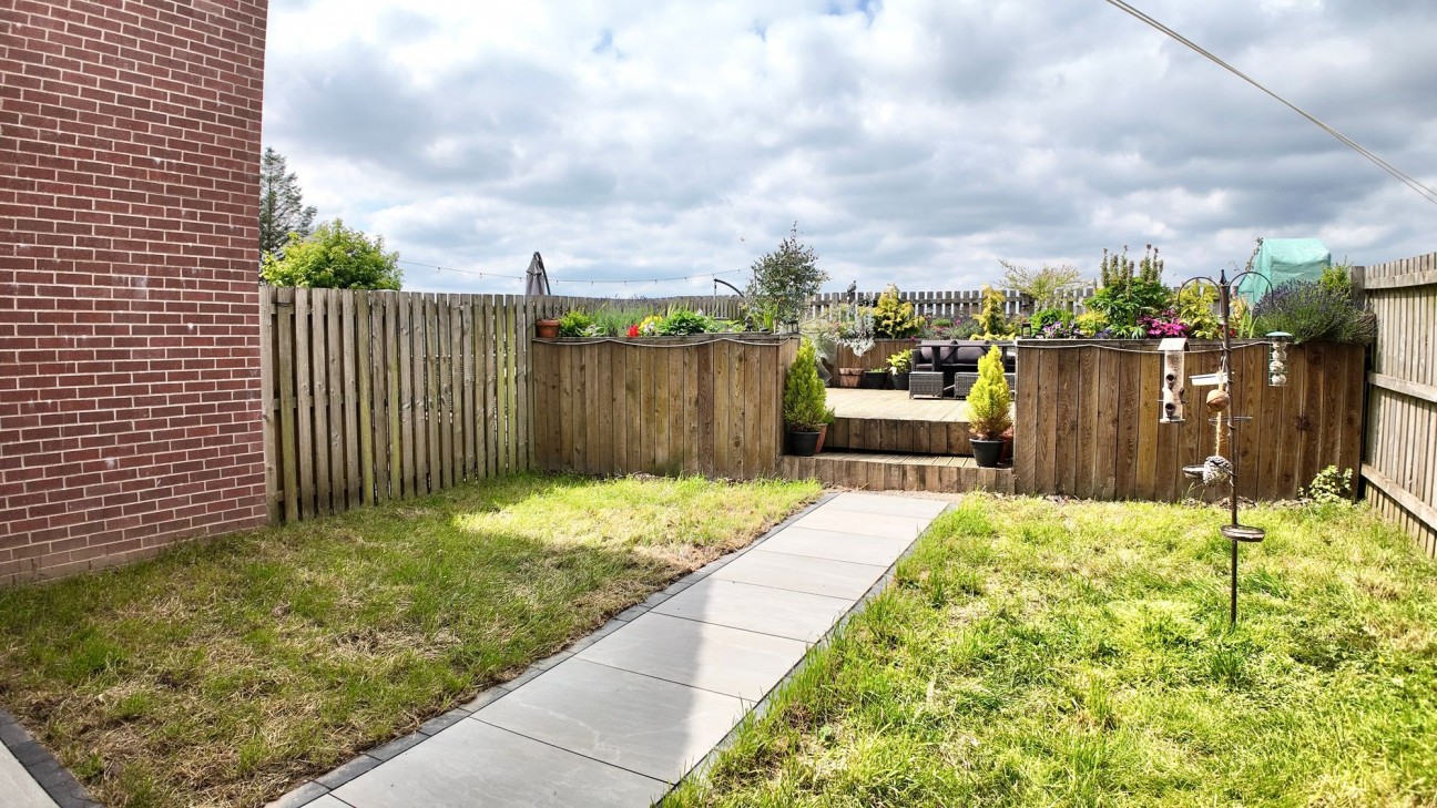 Cae'r Garreg, Oakdale, NP12