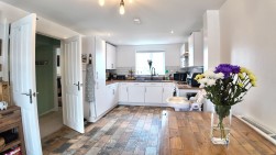 Cae'r Garreg, Oakdale, NP12