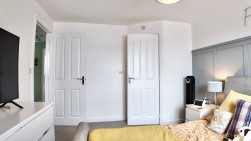Cae'r Garreg, Oakdale, NP12