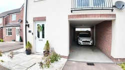 Cae'r Garreg, Oakdale, NP12