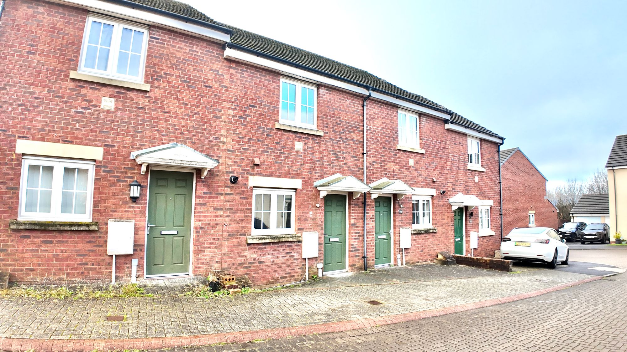 Lonydd Glas, Llanharan, CF72