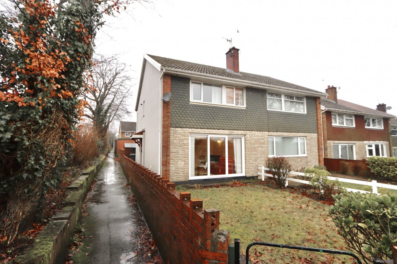 Grove Walk, Crumlin, NP11