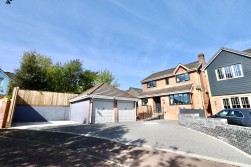 Cae Celyn, Crumlin, NP11