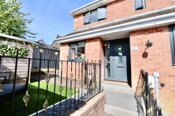 Cae Celyn, Crumlin, NP11