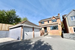 Cae Celyn, Crumlin, NP11
