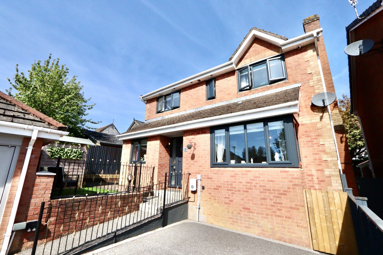 Cae Celyn, Crumlin, NP11