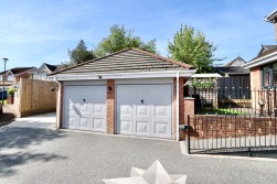 Cae Celyn, Crumlin, NP11