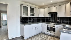 Llyswen, Penpedairheol, CF82