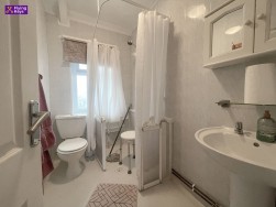 Markham Crescent, Oakdale, NP12