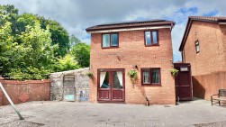 Bryn Derw, Blackwood, NP12