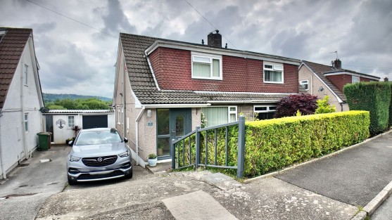 Heathlands, Ystrad Mynach, CF82