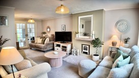 Heathlands, Ystrad Mynach, CF82