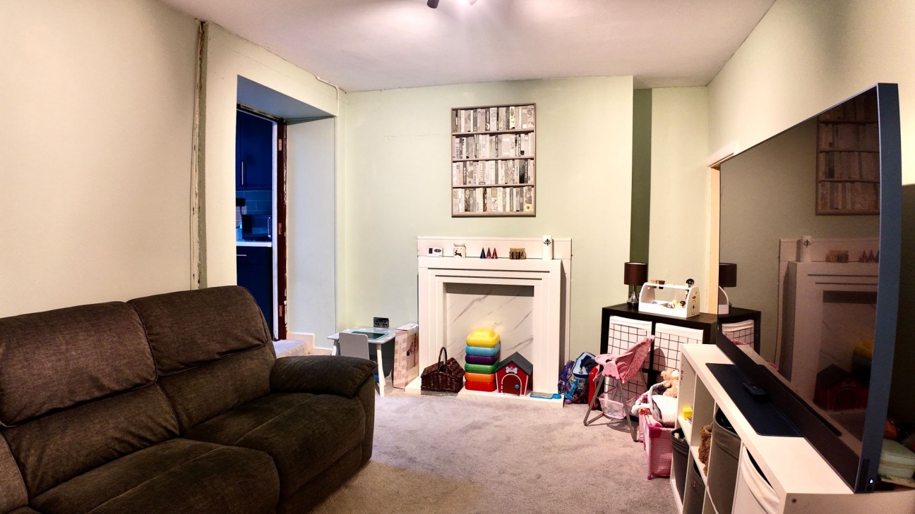 Ynysfeio Avenue, Treherbert, CF42