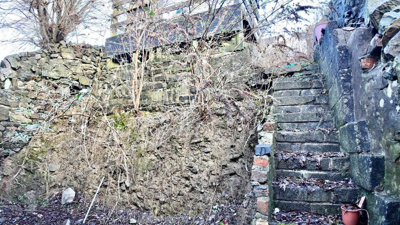 Ynysfeio Avenue, Treherbert, CF42