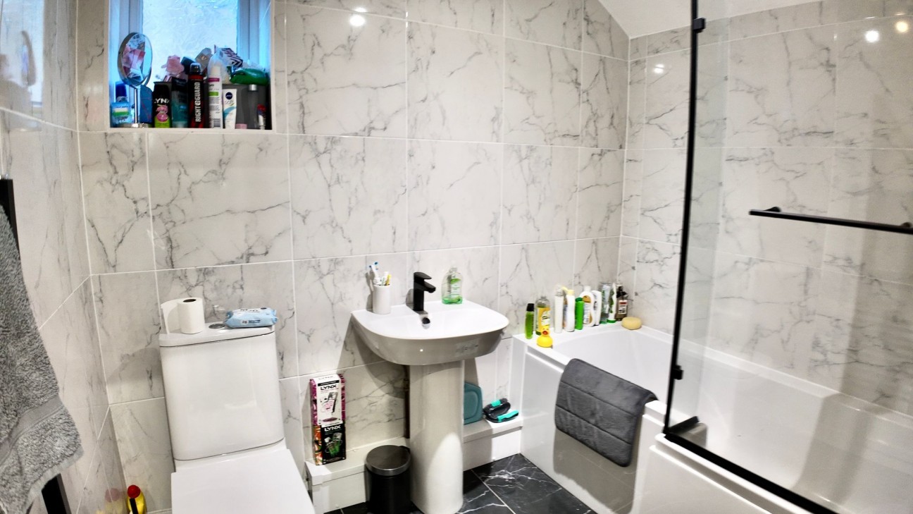 Ynysfeio Avenue, Treherbert, CF42