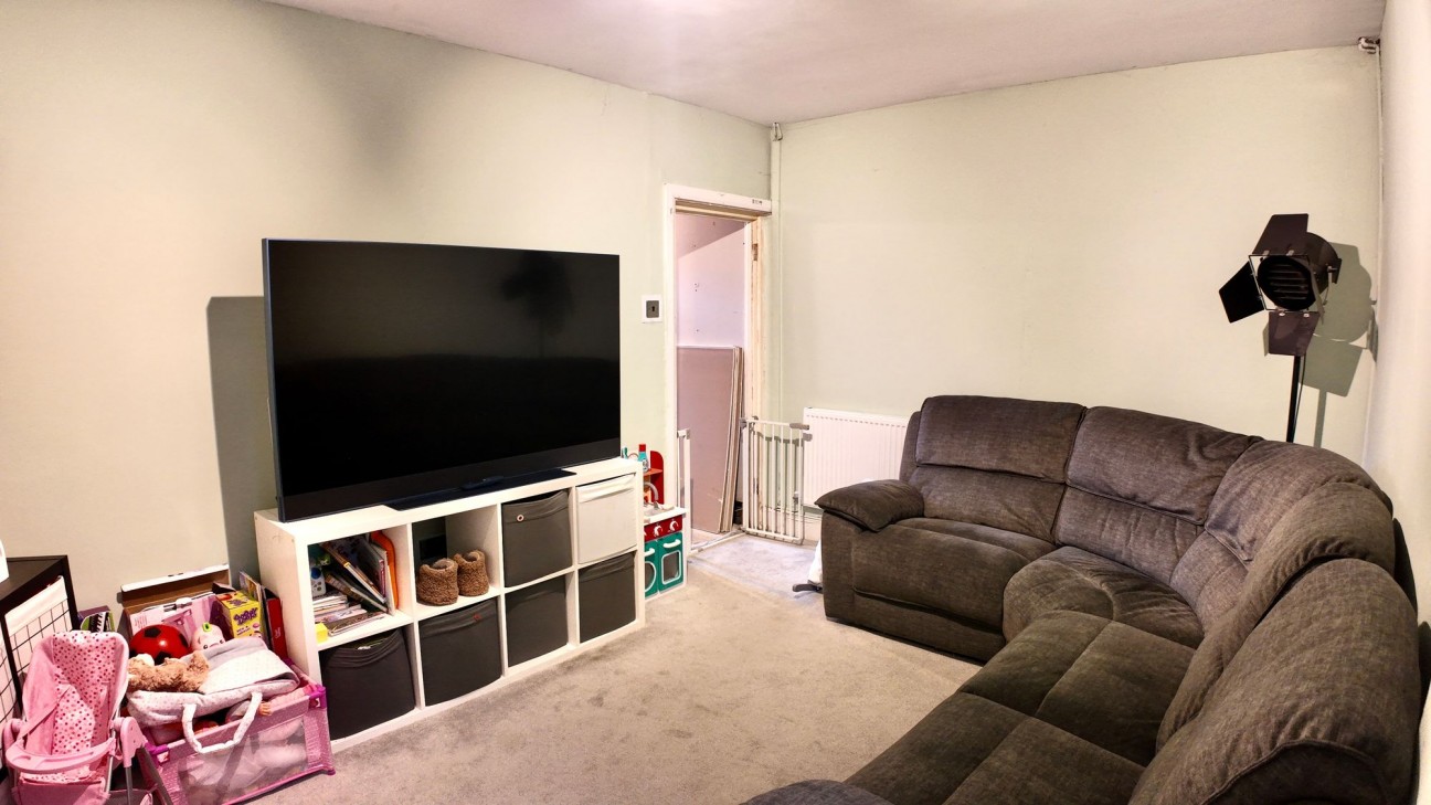 Ynysfeio Avenue, Treherbert, CF42