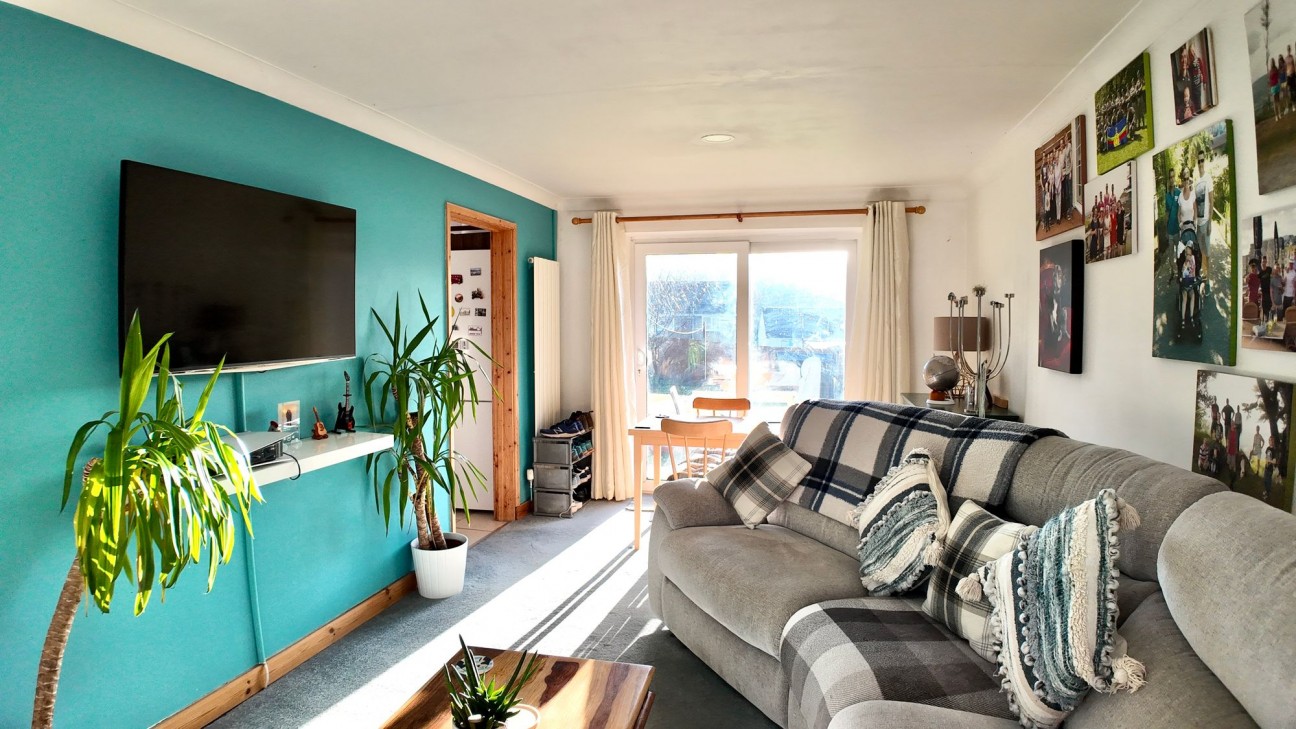 Overdene, Pontllanfraith, NP12