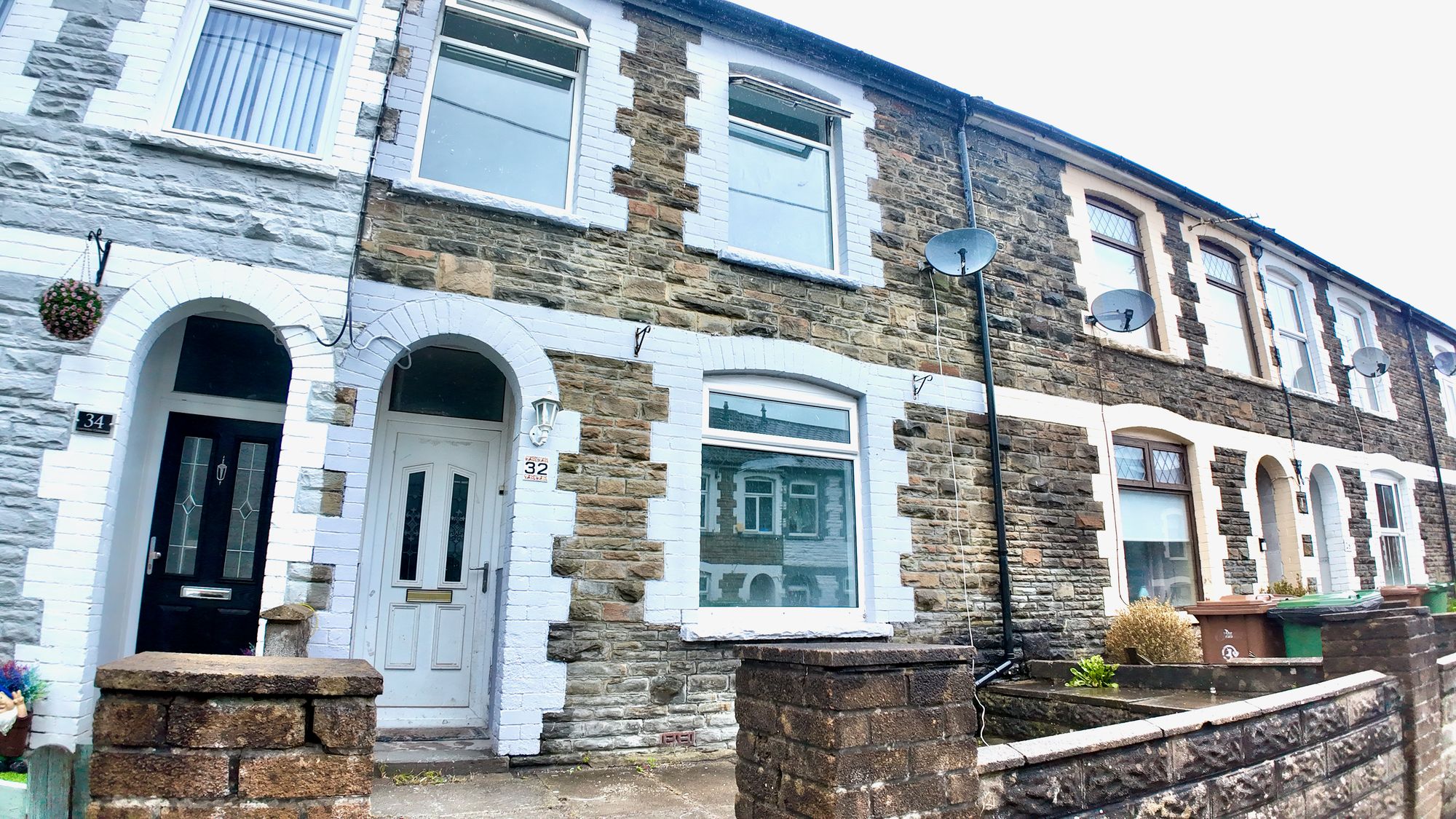 School Street, Llanbradach, CF83