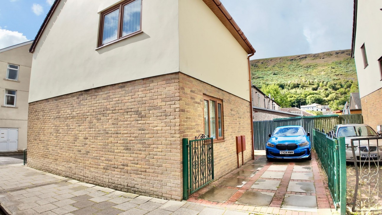 Thomas Street, New Tredegar, NP24