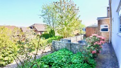 Gellideg Heights, Maesycwmmer, CF82