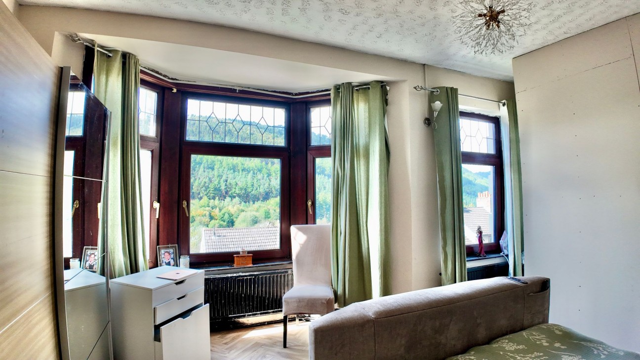 Alexandra Road, Six Bells, NP13