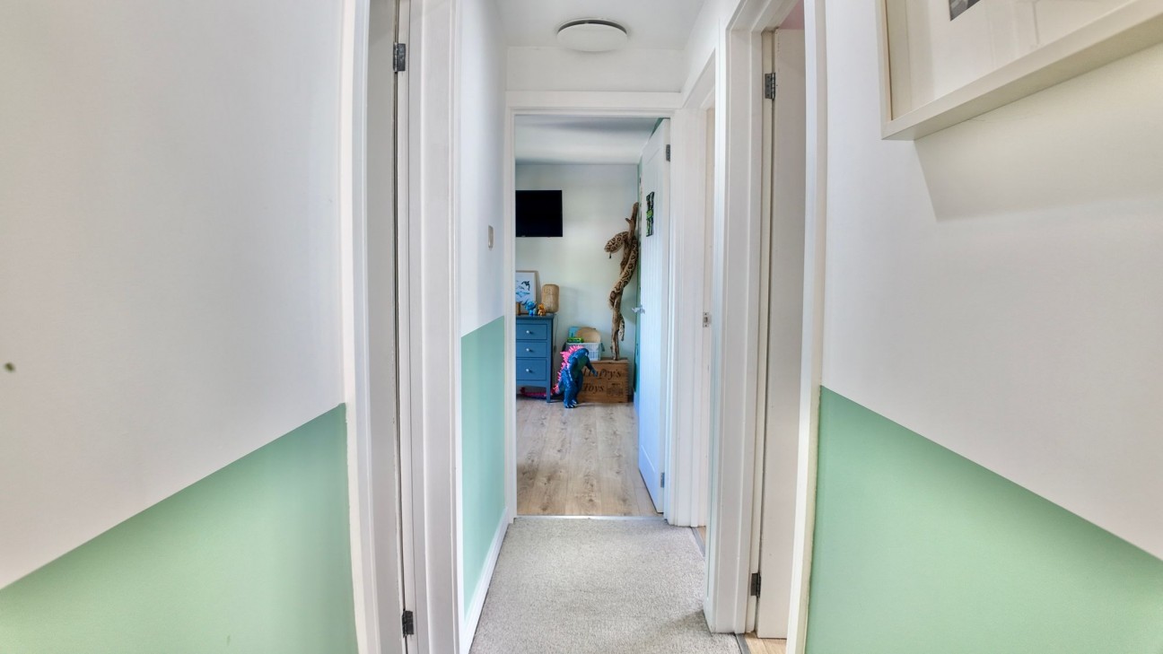Montclaire Avenue, Blackwood, NP12