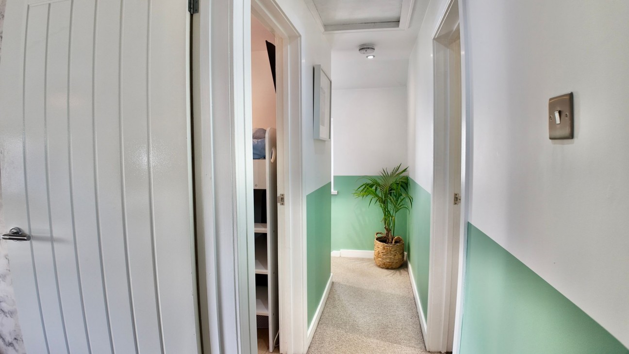 Montclaire Avenue, Blackwood, NP12