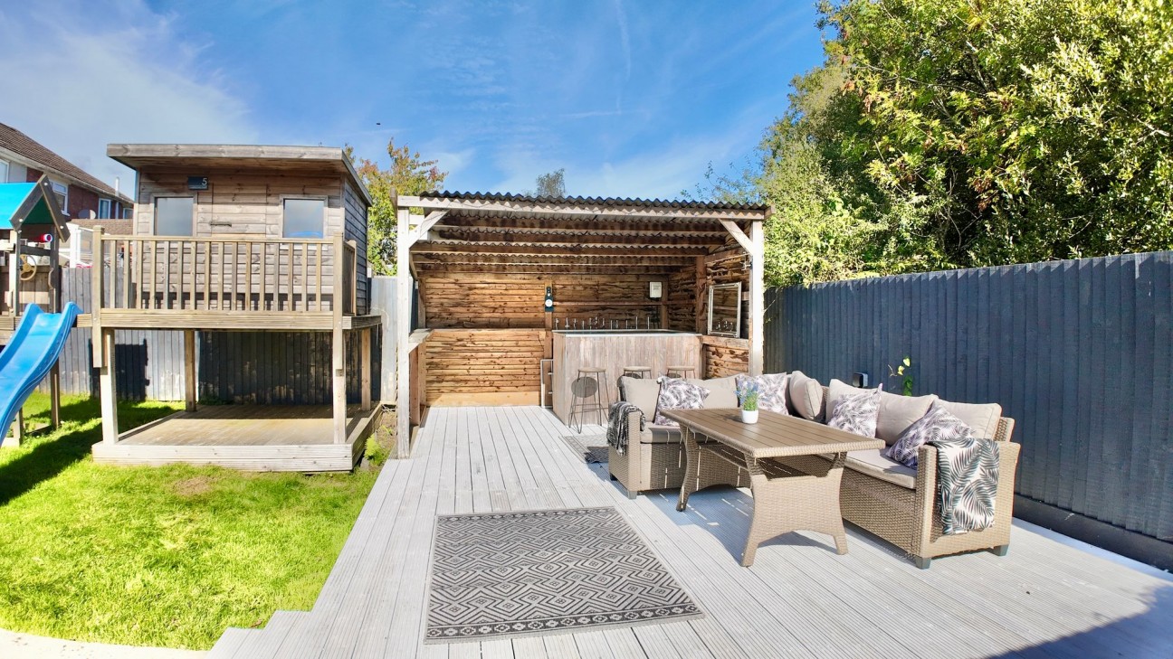 Montclaire Avenue, Blackwood, NP12