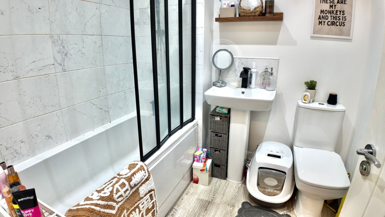 Orchid Grove, Pontllanfraith, NP12