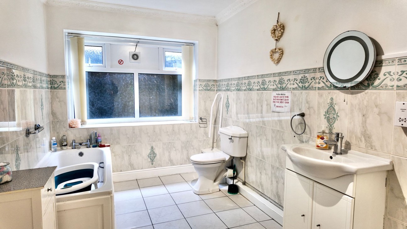 High Street, Llanhilleth, NP13