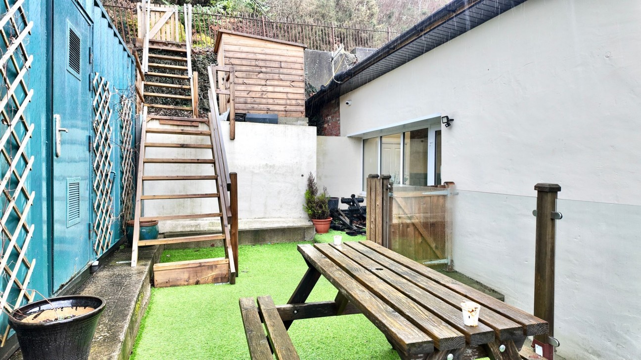 High Street, Llanhilleth, NP13