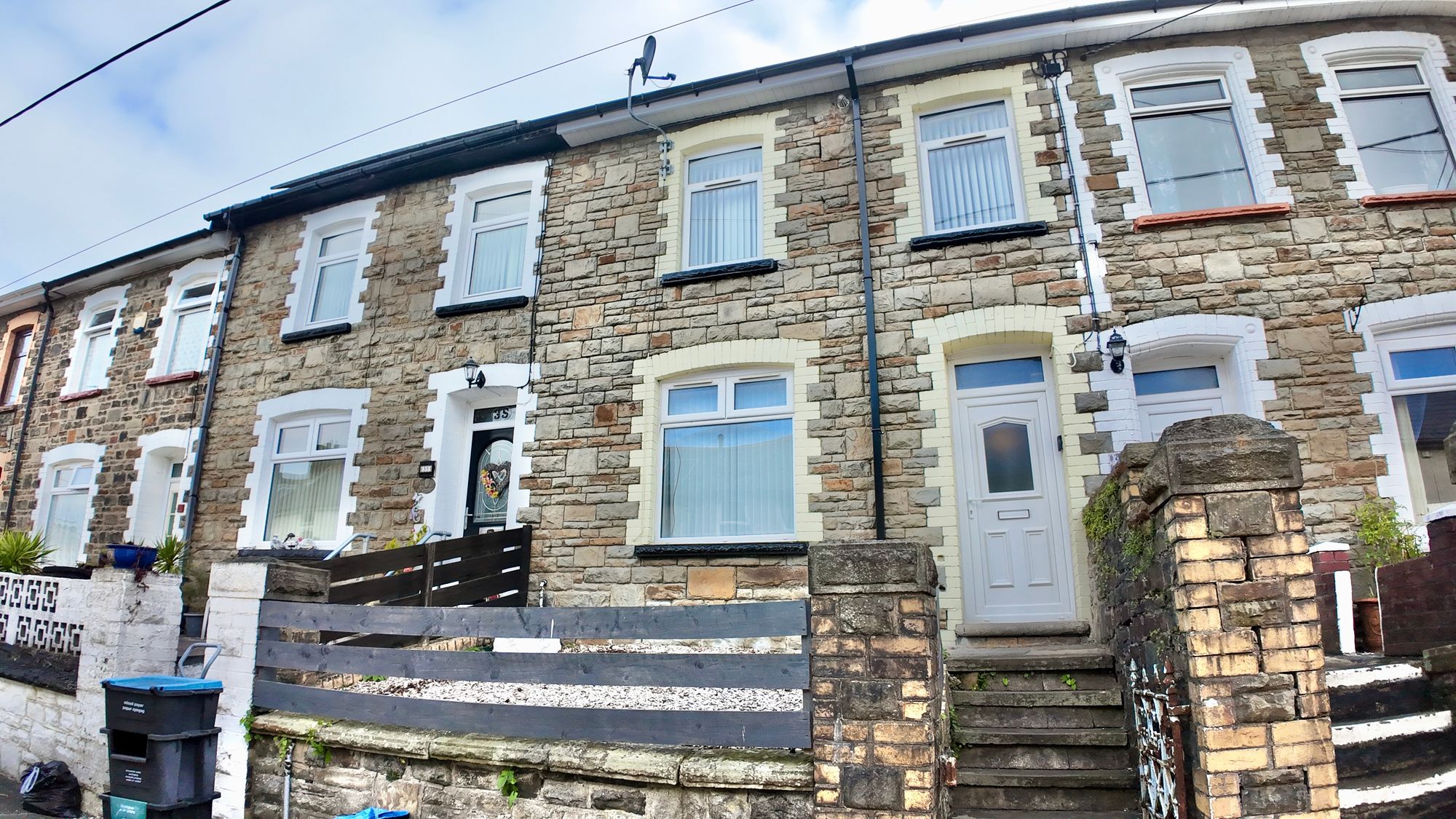 High Street, Six Bells, NP13