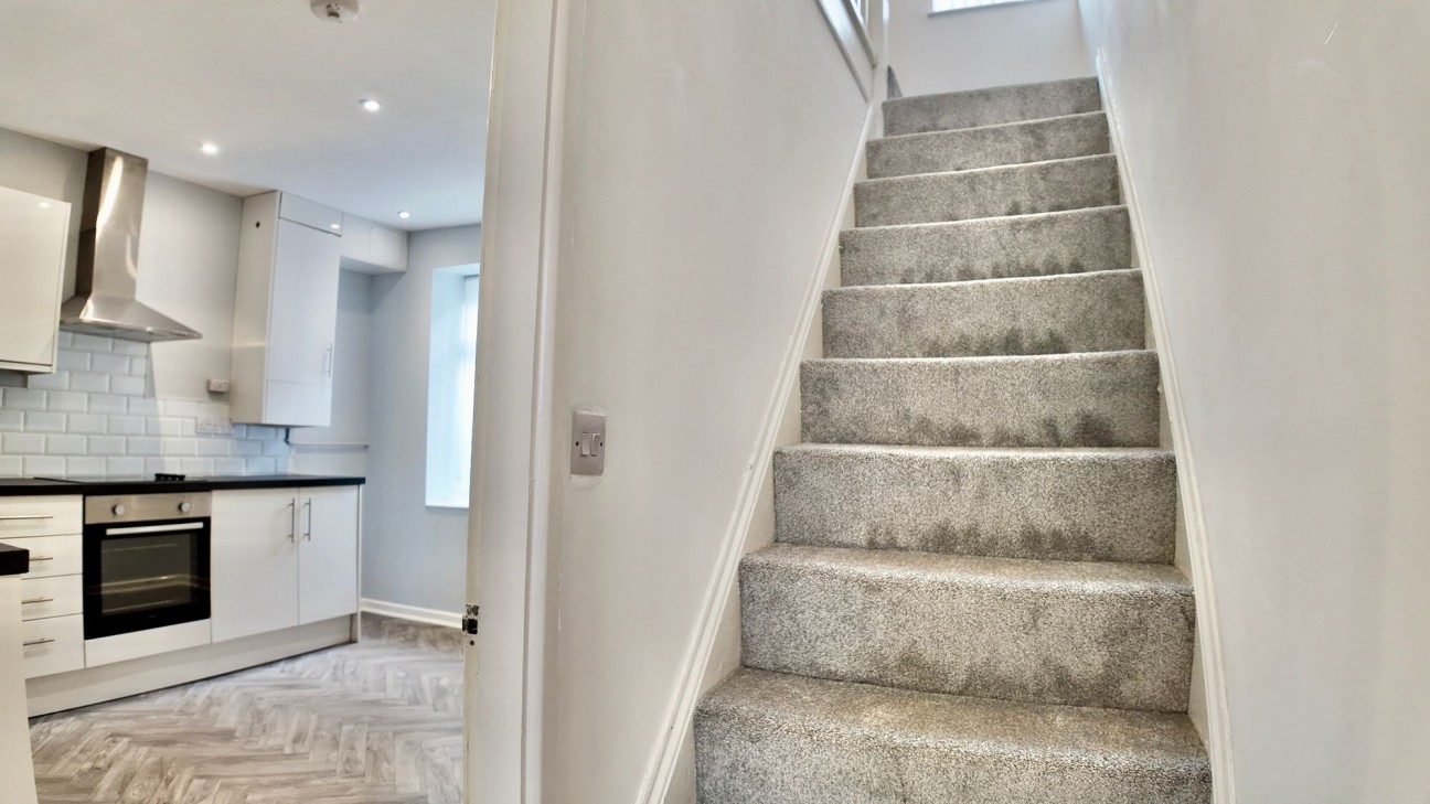 High Street, Six Bells, NP13