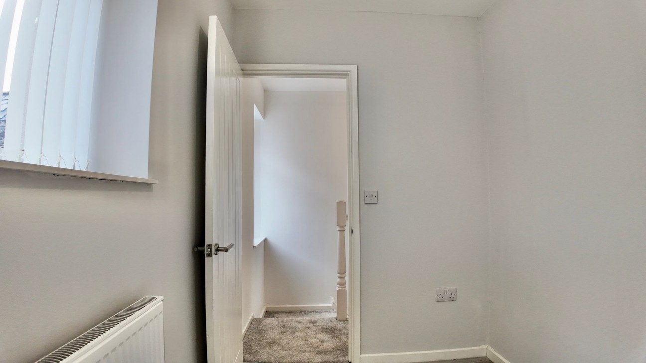 High Street, Six Bells, NP13